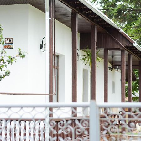 Casa Humulesti, Fii Vecinul Lui Ion Creanga Villa Târgu Neamţ Exterior foto