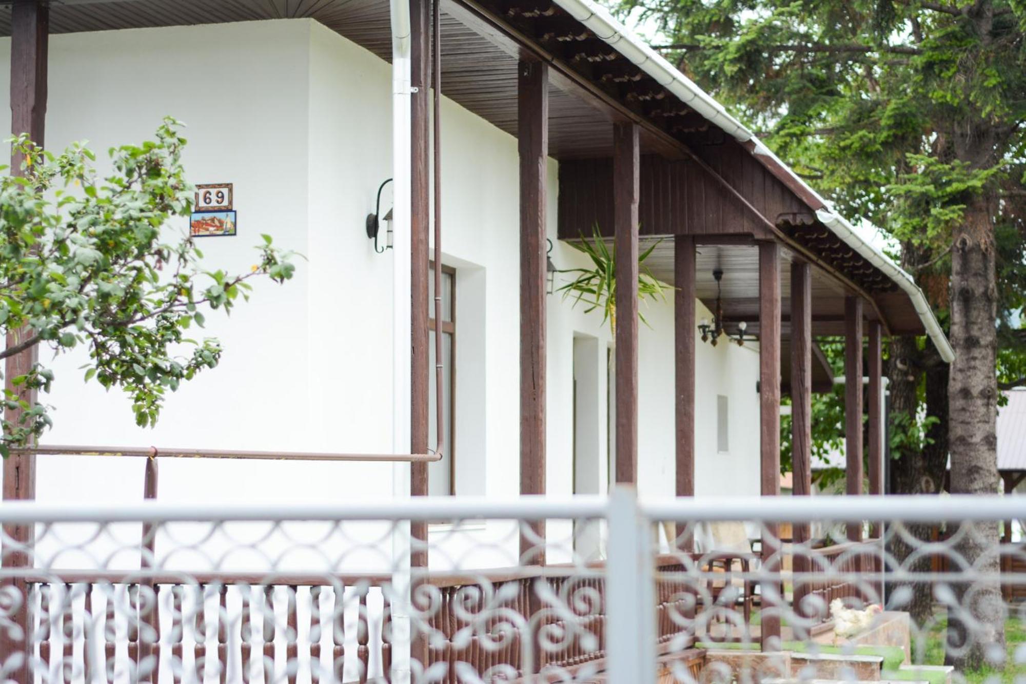 Casa Humulesti, Fii Vecinul Lui Ion Creanga Villa Târgu Neamţ Exterior foto