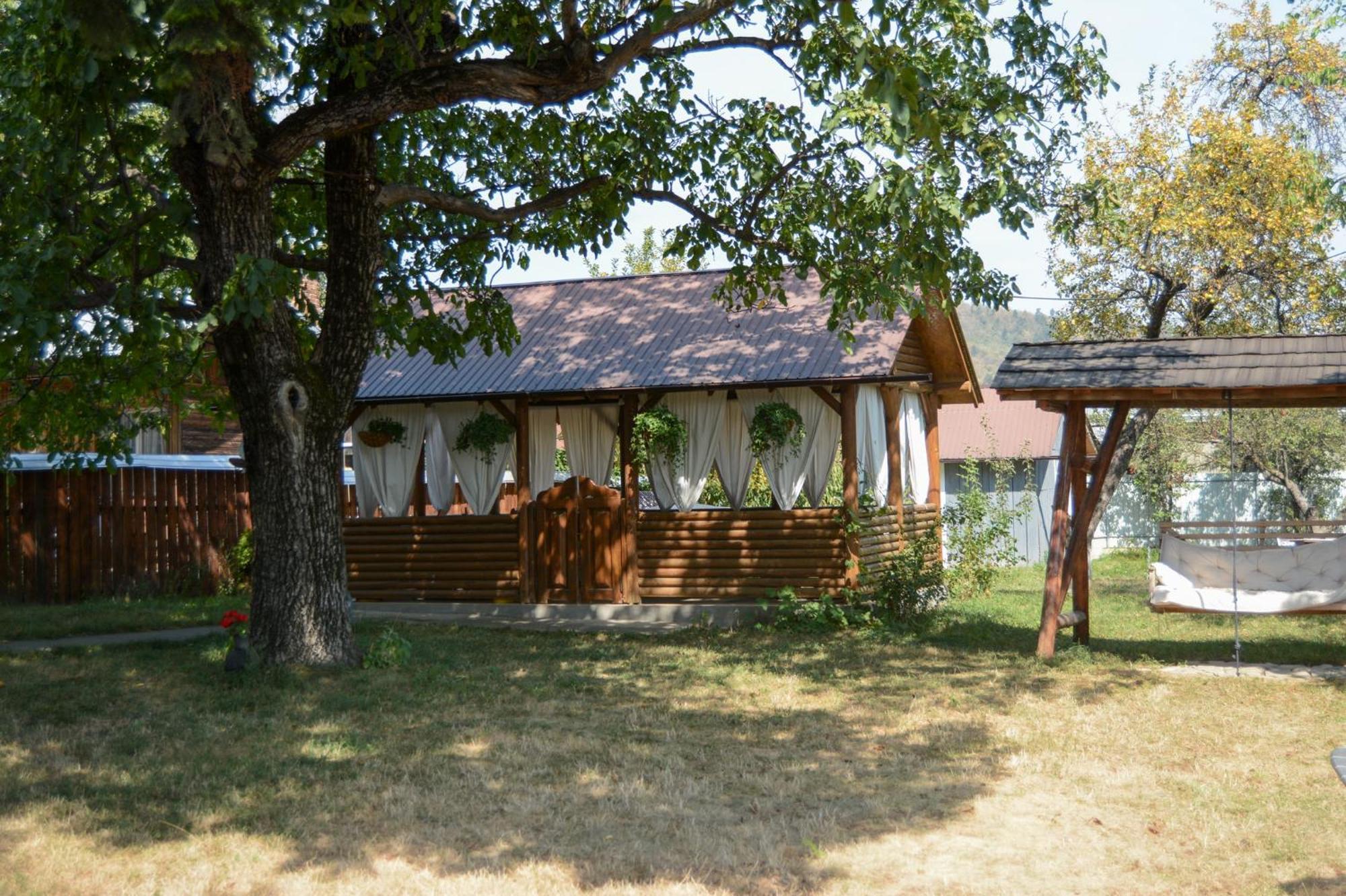 Casa Humulesti, Fii Vecinul Lui Ion Creanga Villa Târgu Neamţ Exterior foto